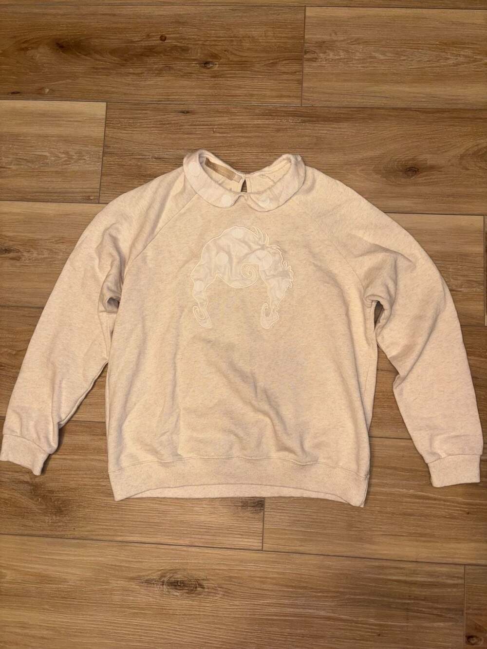 Dolores Promesas Beige Pullover Sweatshirt Peter Pan Collar Embroidered Graphic